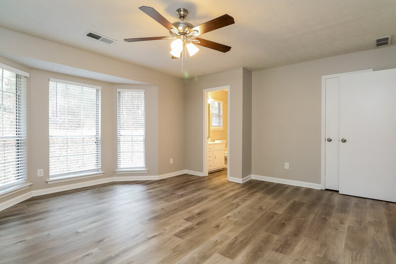 1,900/Mo, 30 Cowan Trl Stockbridge, GA 30281 Main Bedroom View