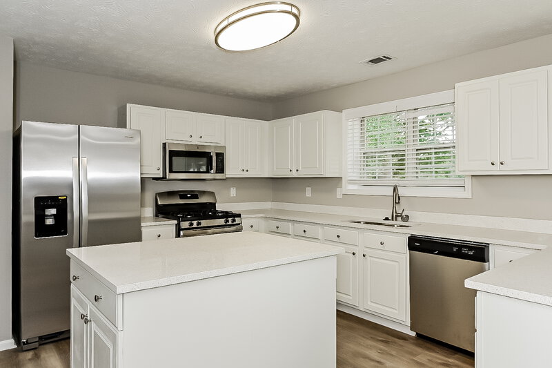 2,820/Mo, 74 Greenland Dr McDonough, GA 30253 Kitchen View