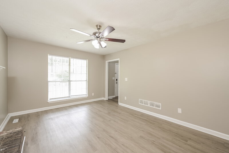 2,520/Mo, 3015 Ansley Ridge Ct Snellville, GA 30078 Living Room View 2