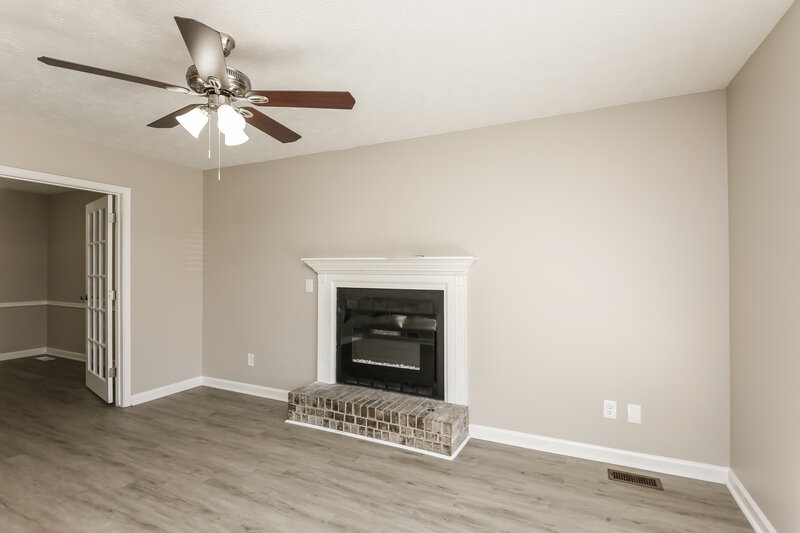 2,450/Mo, 3015 Ansley Ridge Ct Snellville, GA 30078 Living Room View 4