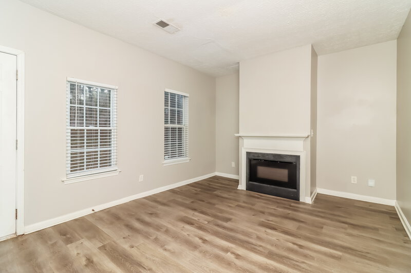 1,835/Mo, 5875 Bellingrath Way Lithonia, GA 30058 Living Room View