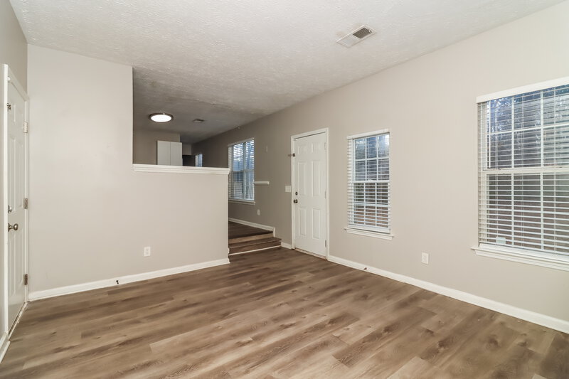 1,835/Mo, 5875 Bellingrath Way Lithonia, GA 30058 Living Room View 2