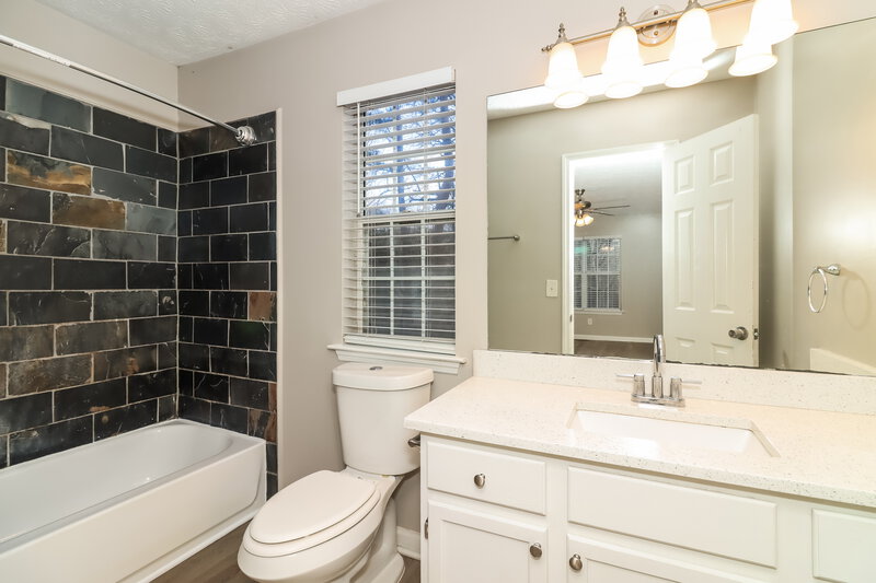 1,835/Mo, 5875 Bellingrath Way Lithonia, GA 30058 Main Bathroom View
