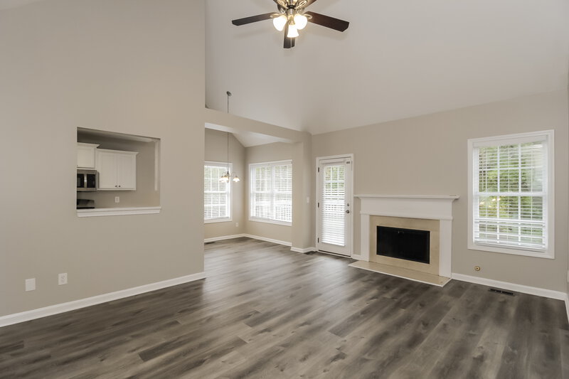 1,850/Mo, 159 Richmond Dr Hiram, GA 30141 Living Room View