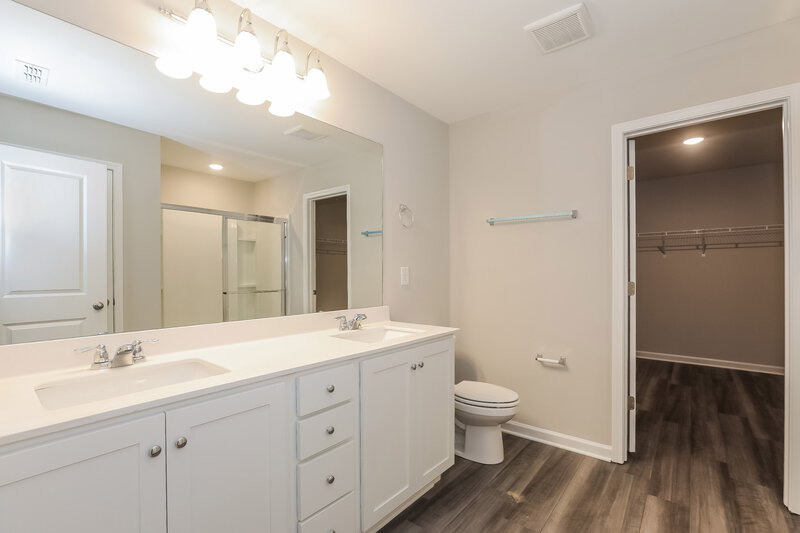 2,285/Mo, 4129 Kendrick Circle Loganville, GA 30052 Main Bathroom View