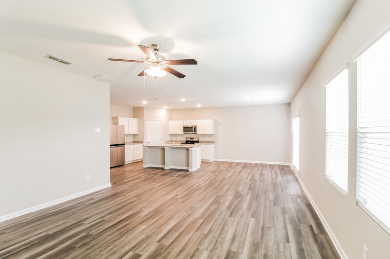 2,360/Mo, 4009 Kendrick Circle Loganville, GA 30052 Living Room View 2