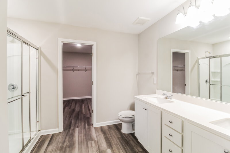 2,360/Mo, 4009 Kendrick Circle Loganville, GA 30052 Main Bathroom View