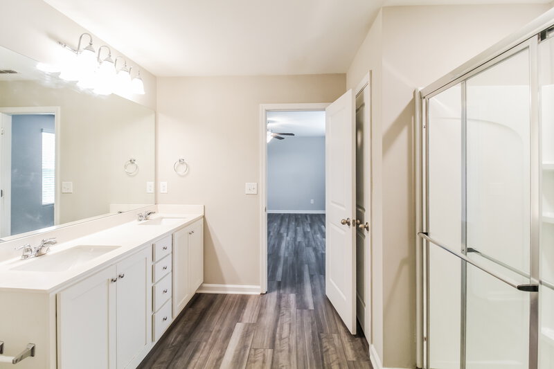 2,360/Mo, 4009 Kendrick Circle Loganville, GA 30052 Walk In Closet View