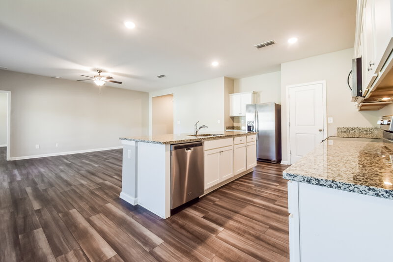 2,220/Mo, 3939 Kendrick Circle Loganville, GA 30052 Kitchen View 2