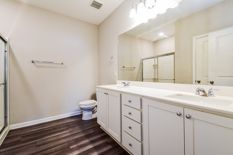 2,220/Mo, 3939 Kendrick Circle Loganville, GA 30052 Main Bathroom View