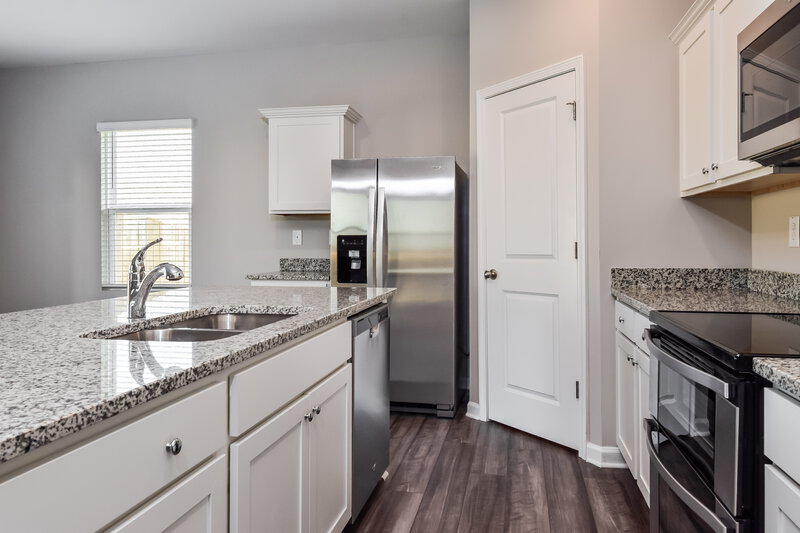 2,760/Mo, 941 Feldman Chase Loganville, GA 30052 Kitchen View