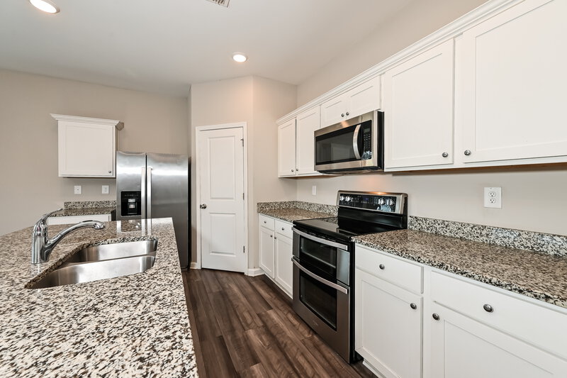 2,680/Mo, 941 Feldman Chase Loganville, GA 30052 Kitchen View