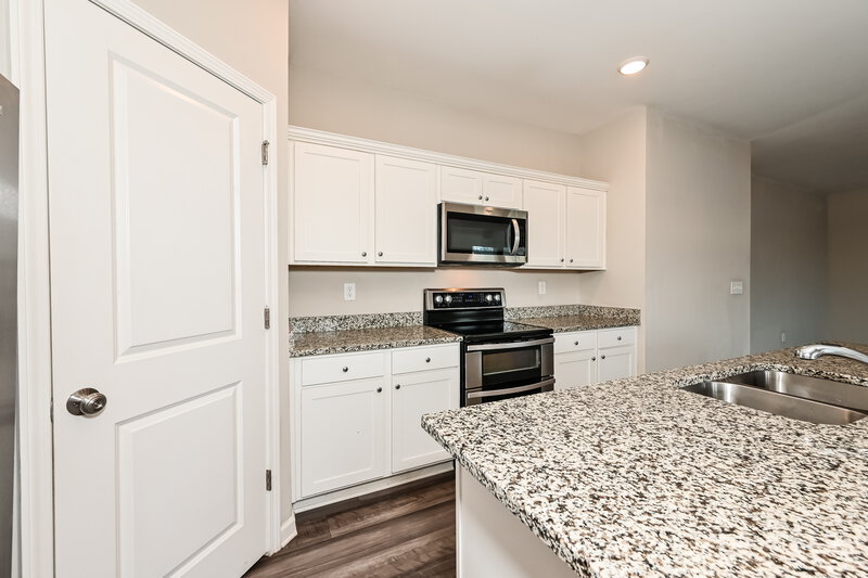 2,680/Mo, 941 Feldman Chase Loganville, GA 30052 Kitchen View 2