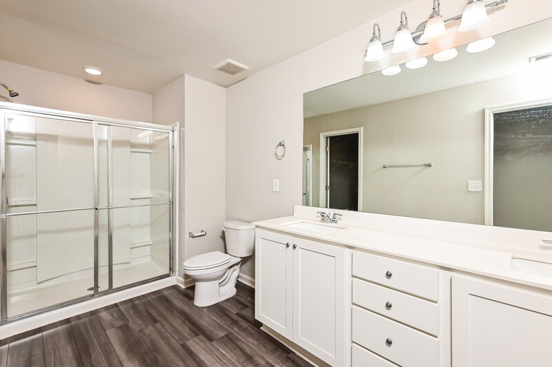 2,680/Mo, 941 Feldman Chase Loganville, GA 30052 Main Bathroom View