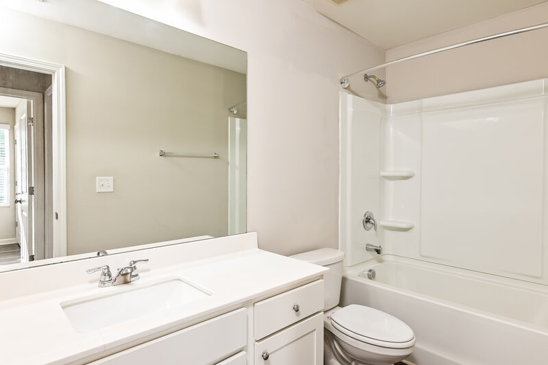 2,680/Mo, 941 Feldman Chase Loganville, GA 30052 Bathroom View