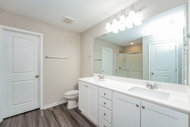 2,510/Mo, 1146 Feldman Chase Loganville, GA 30052 Main Bathroom View