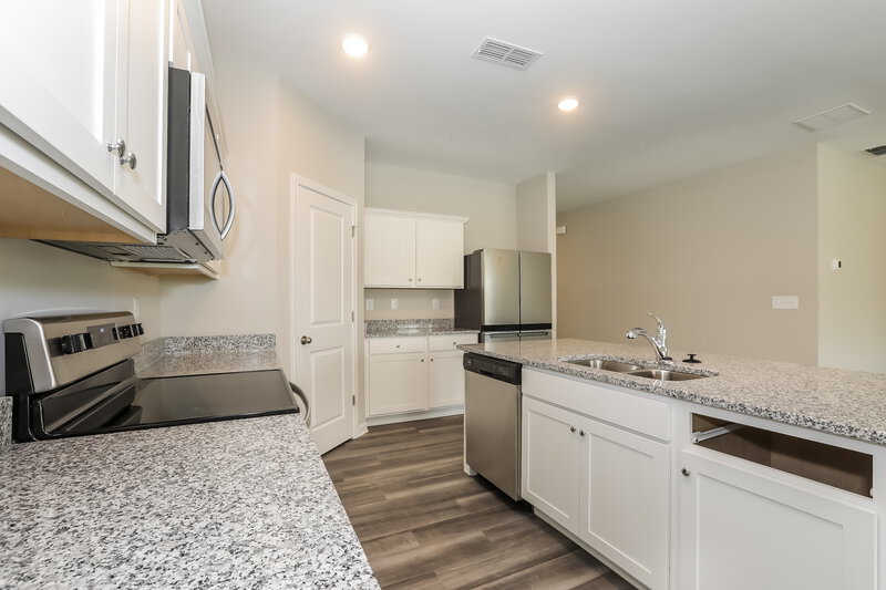 2,180/Mo, 4034 Kendrick Circle Loganville, GA 30052 Kitchen View 2