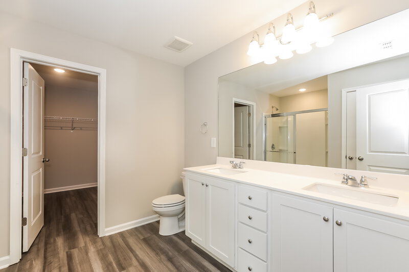 2,180/Mo, 4034 Kendrick Circle Loganville, GA 30052 Main Bathroom View