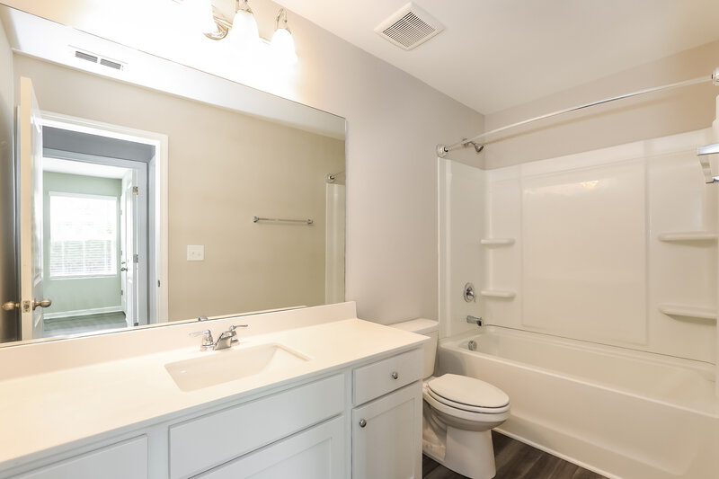 2,420/Mo, 4054 Kendrick Circle Loganville, GA 30052 Bathroom View