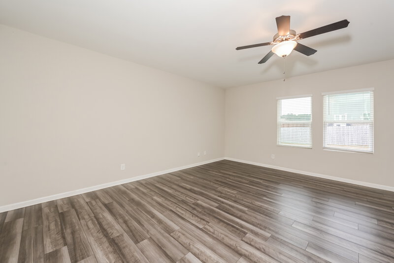 2,300/Mo, 3954 Kendrick Circle Loganville, GA 30052 Living Room View 2