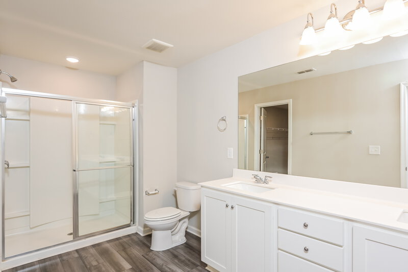 2,300/Mo, 3954 Kendrick Circle Loganville, GA 30052 Main Bathroom View 2