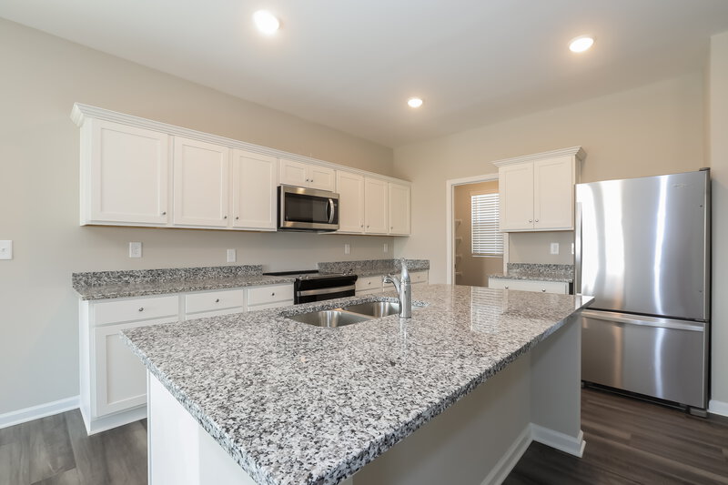 2,540/Mo, 1111 Feldman Chase Loganville, GA 30052 Kitchen View