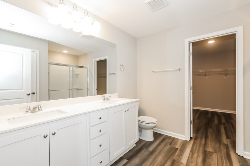 2,450/Mo, 3737 Wickley Lane Loganville, GA 30052 Main Bathroom View