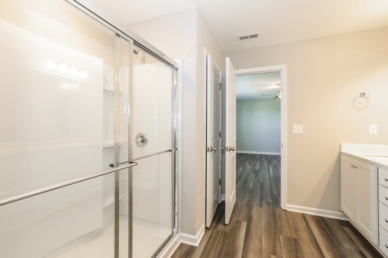 2,450/Mo, 3737 Wickley Lane Loganville, GA 30052 Main Bathroom View 2