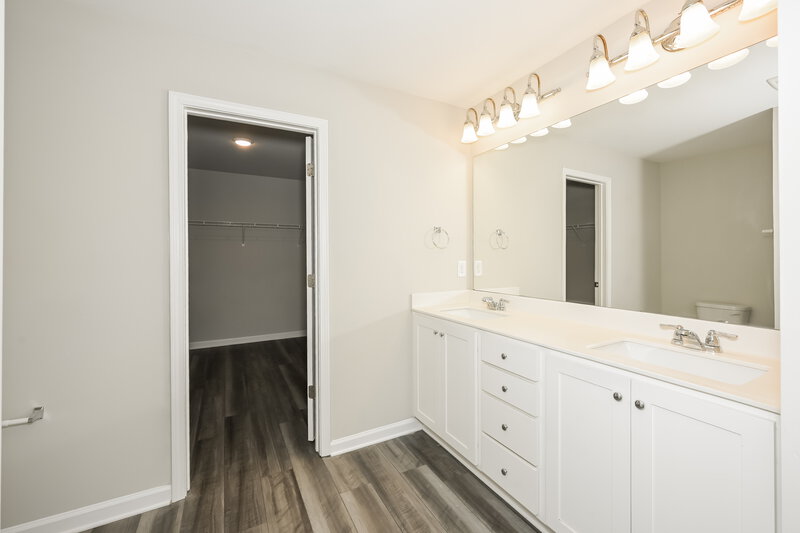 2,470/Mo, 3808 Ramsay Pass Loganville, GA 30052 Main Bathroom View