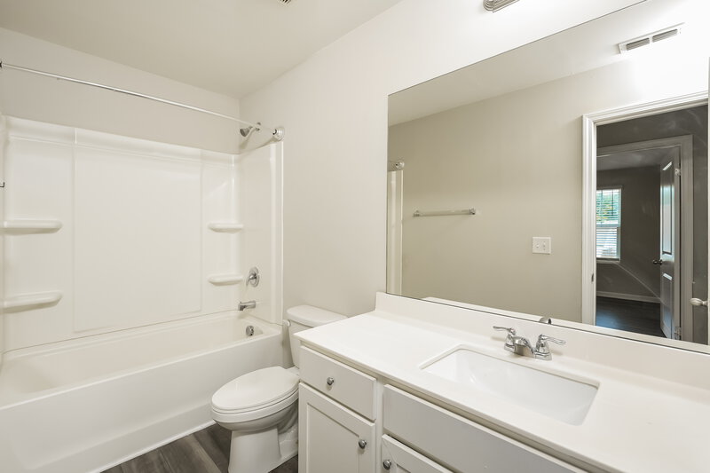 2,470/Mo, 3808 Ramsay Pass Loganville, GA 30052 Bathroom View