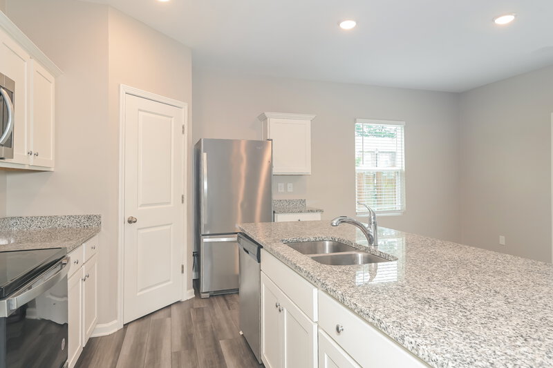 2,590/Mo, 3778 Ramsay Pass Loganville, GA 30052 Kitchen View 2