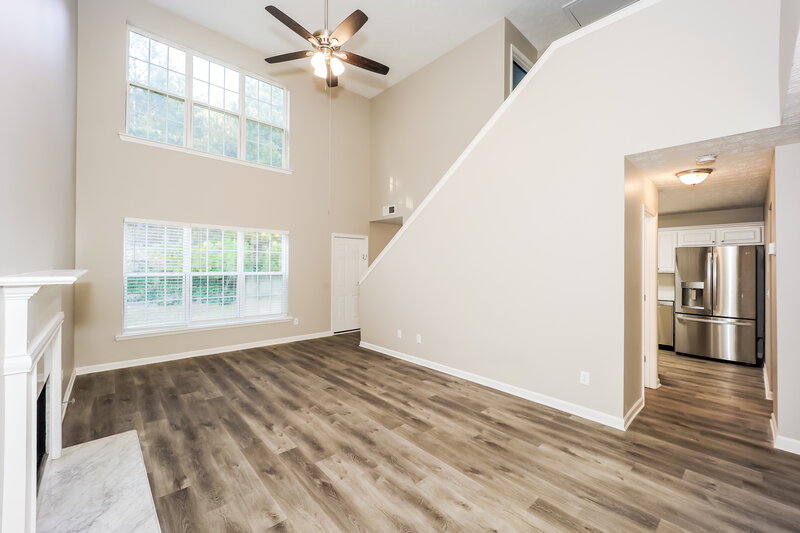 1,785/Mo, 9525 Lakeview Rd Union City, GA 30291 Living Room View 2