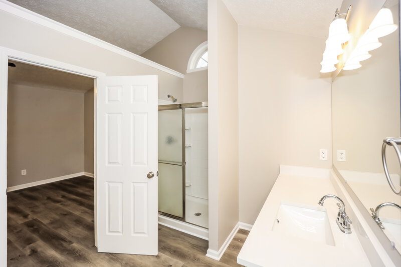 1,785/Mo, 9525 Lakeview Rd Union City, GA 30291 Main Bathroom View