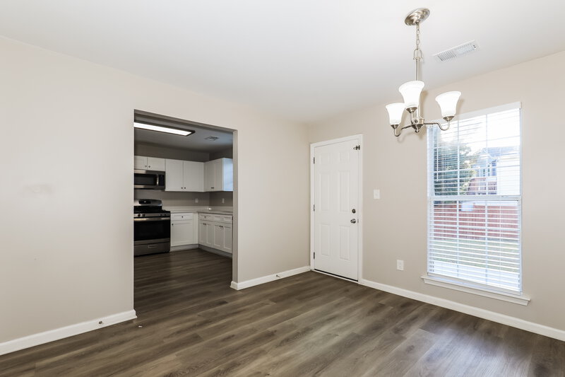 1,730/Mo, 5860 Eagles Feather Ln Riverdale, GA 30274 Dining Room View