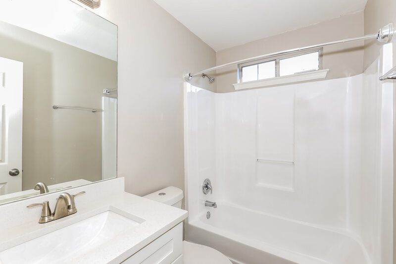 1,730/Mo, 5860 Eagles Feather Ln Riverdale, GA 30274 Bathroom View