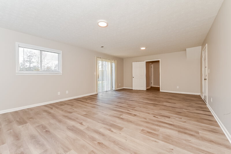 3,360/Mo, 415 Whaleys Lake Dr Jonesboro, GA 30238 Family Room View