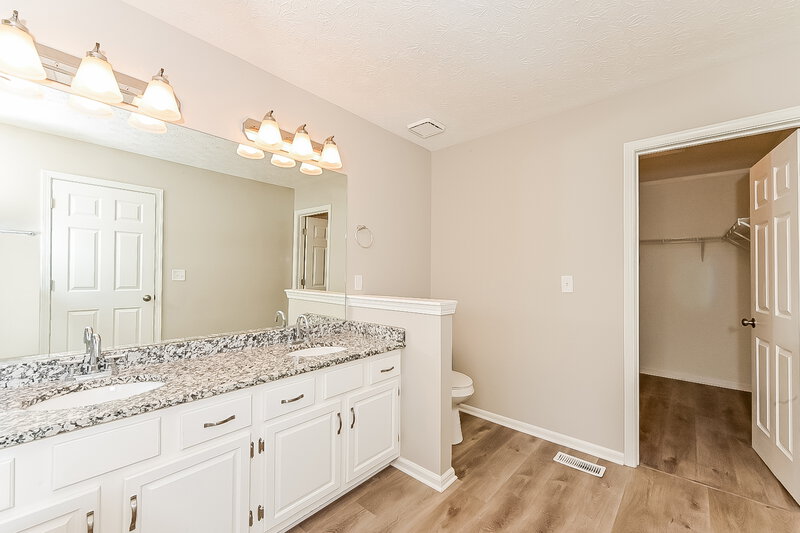 3,360/Mo, 415 Whaleys Lake Dr Jonesboro, GA 30238 Bathroom View