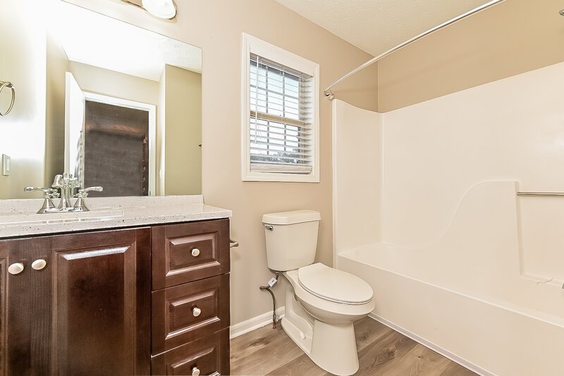 3,360/Mo, 415 Whaleys Lake Dr Jonesboro, GA 30238 Bathroom View 2