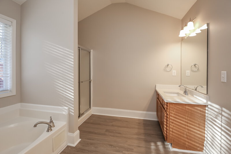 1,940/Mo, 480 Oak Vista Ct Lawrenceville, GA 30044 Main Bathroom View