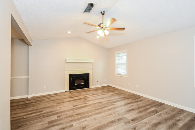 1,985/Mo, 4967 Turtle Rock Dr Marietta, GA 30066 Living Room View 2