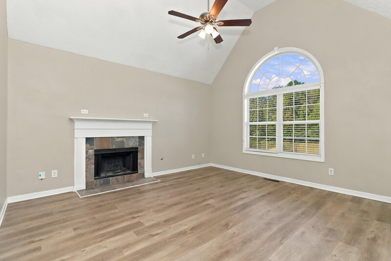 1,885/Mo, 125 St Ann Circle Dallas, GA 30157 Living Room View 2