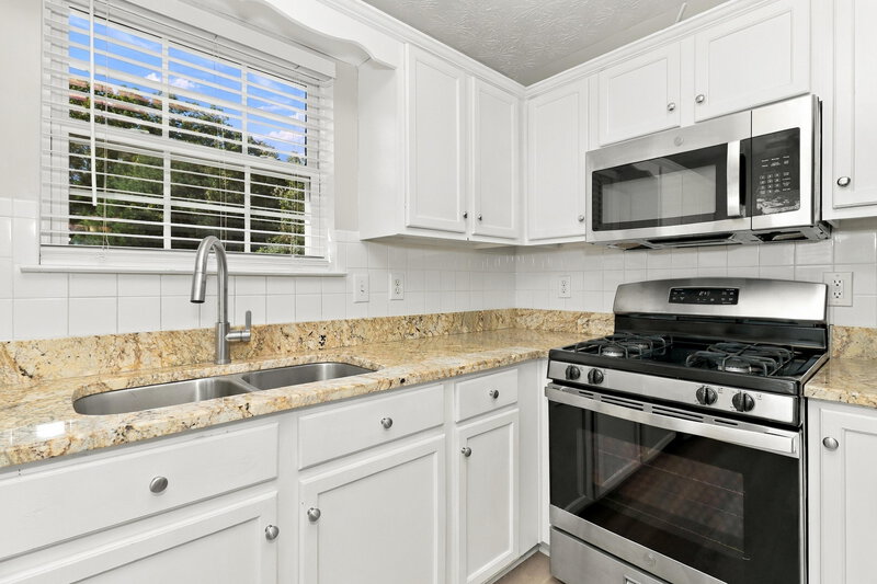 1,885/Mo, 125 St Ann Circle Dallas, GA 30157 Kitchen View 2
