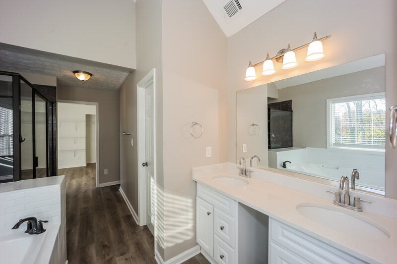 3,120/Mo, 559 Cypress Estates Cv Jonesboro, GA 30238 Main Bathroom View