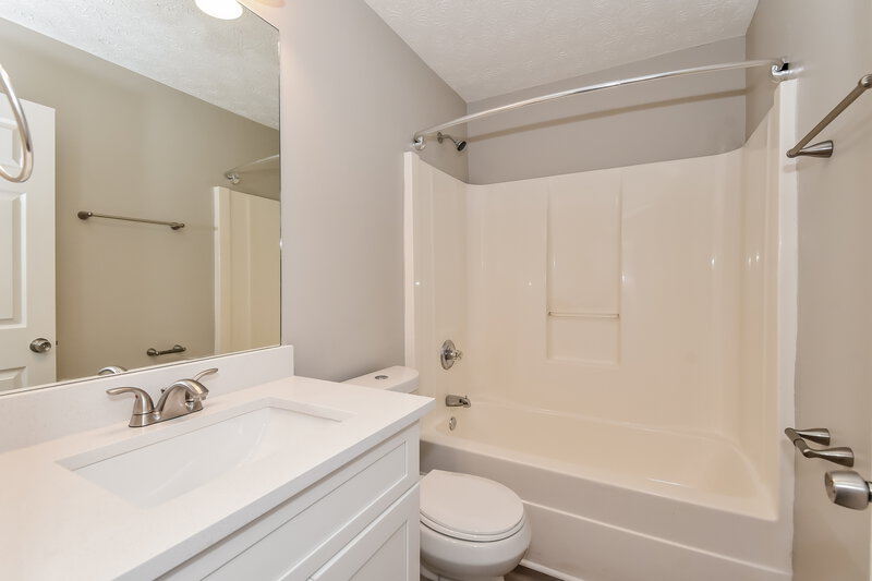 2,140/Mo, 6444 Shadow Ct Douglasville, GA 30134 Bathroom View