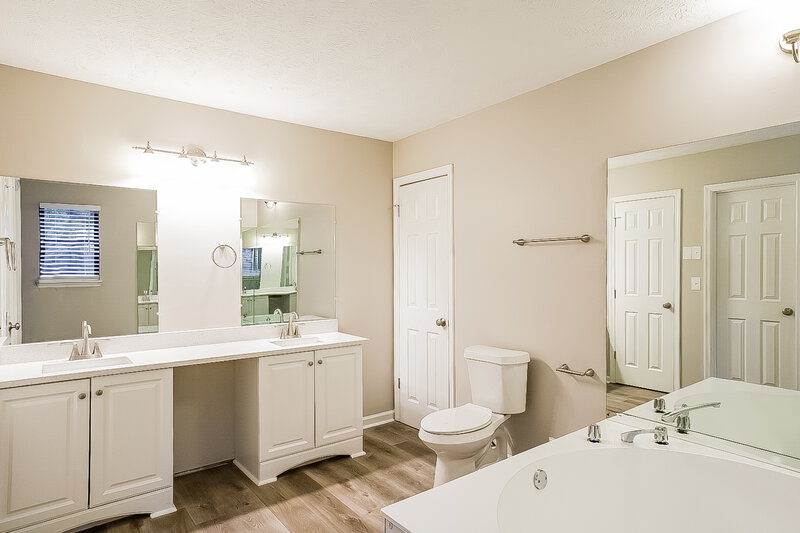 2,320/Mo, 6826 Creekwood Dr Douglasville, GA 30135 Main Bathroom View