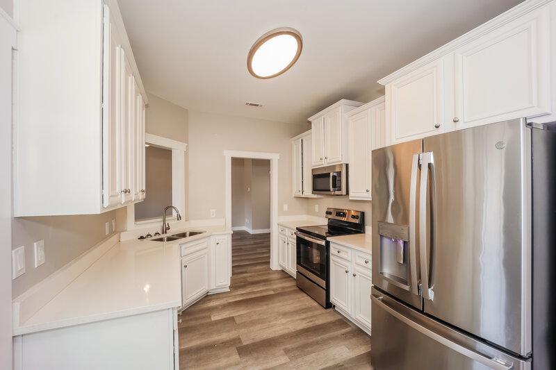 2,475/Mo, 326 Stillwood Dr Newnan, GA 30265 Kitchen View