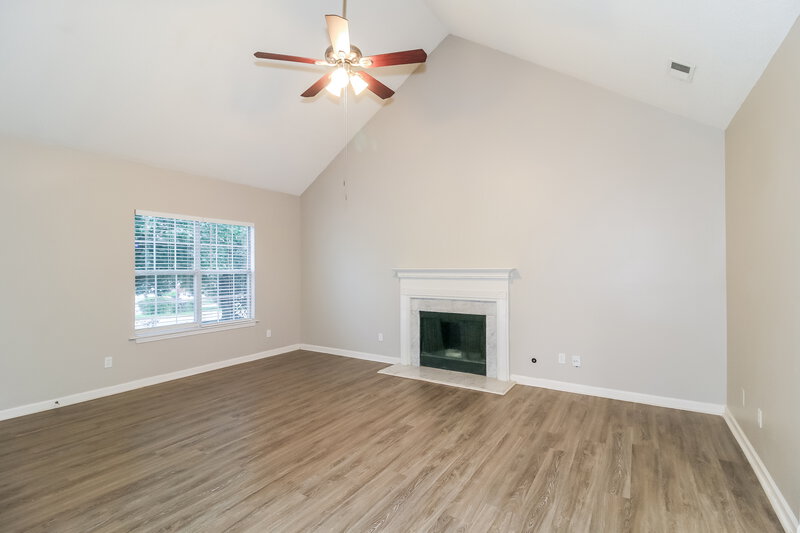 2,700/Mo, 1205 Redbud ct McDonough, GA 30253 Living Room View 2