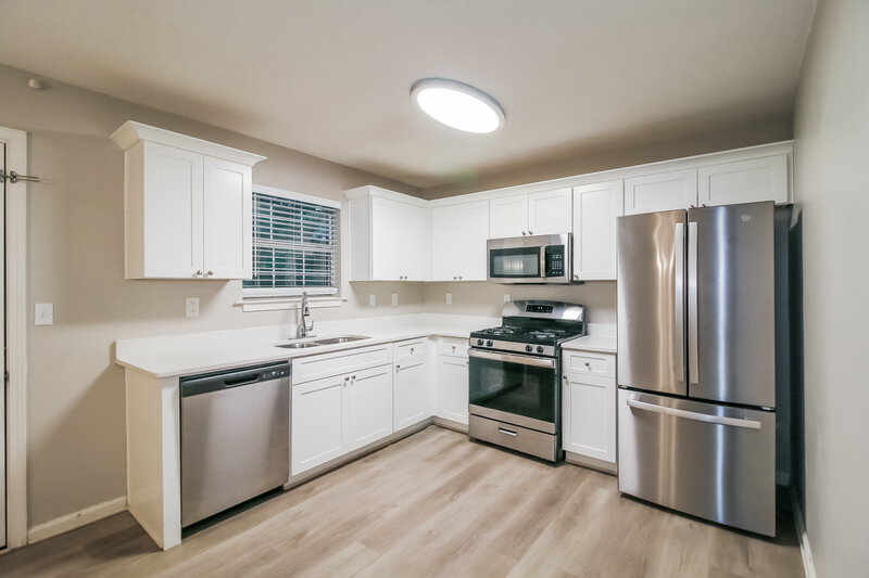 2,700/Mo, 1205 Redbud ct McDonough, GA 30253 Kitchen View