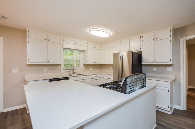 2,750/Mo, 9136 Tara Dr SW Covington, GA 30014 Kitchen View 2