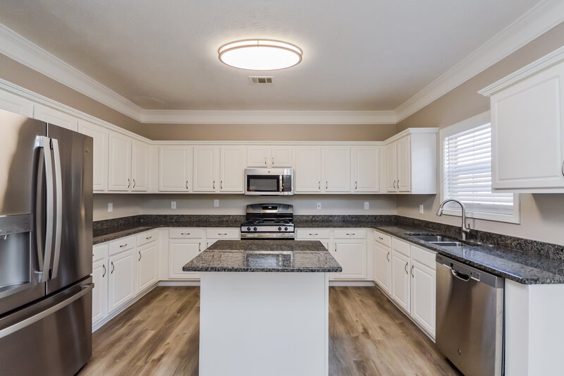 2,670/Mo, 115 Whitaker Dr Stockbridge, GA 30281 Kitchen View